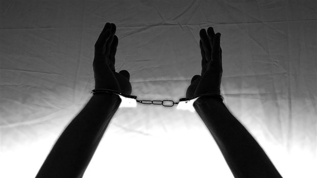 Arrestation de cinq personnes en matière de stupéfiants