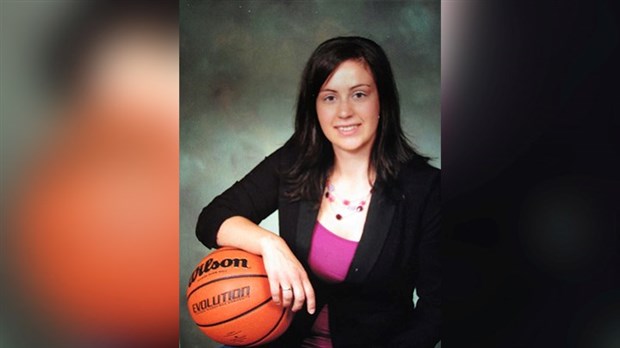 Ancienne joueuse de basketball, Cynthia Morin dribble entre l’arbitrage et le coaching