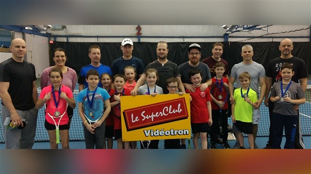 Le Tennis Beauce organisait, ce dimanche 25 mars, son tournoi parents-enfants Vidéotron