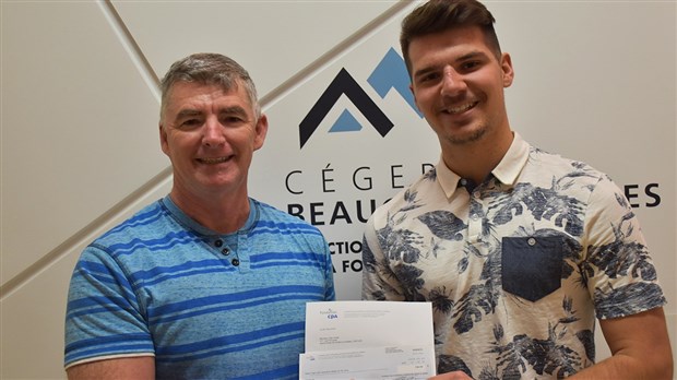 Un étudiant du Cégep Beauce-Appalaches est honoré d'une bourse de 750 $ pour ses études 