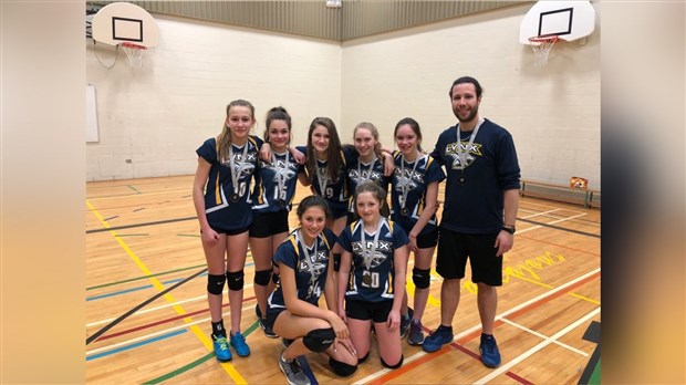 Des médailles pour les équipes de volleyball et de basketball pour les LYNX de Jésus-Marie