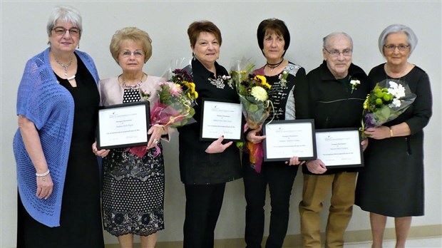 Cette image a un attribut alt vide ; le nom du fichier est madelaine-nadeau-dadstock-recipiendaire-du-prix-hommage-aines-2018-001-620x348.jpg