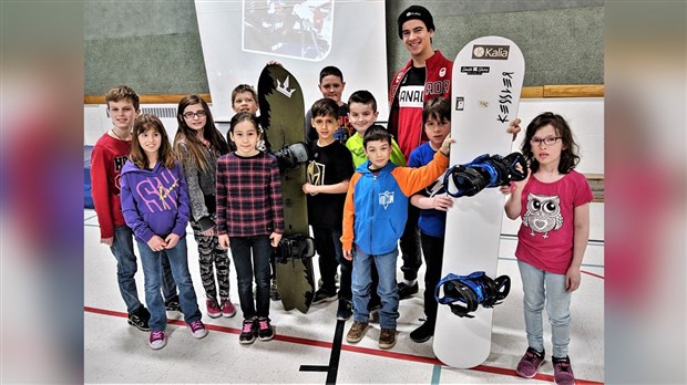 Mois de l’activité physique : Éliot Grondin visite l'école Mgr-Feuiltault de Ste-Marie
