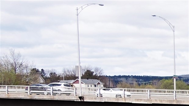 EN BREF | Un accident perturbe la circulation sur le pont David-Roy à St-Georges