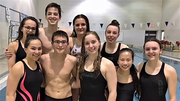 Neuf nageurs du Club de natation régional de Beauce à l'Invitation du printemps CNQ