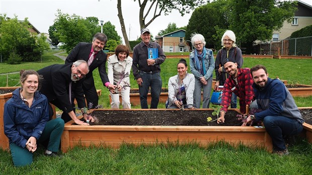 Inauguration d'un jardin communautaire à Saint-Georges