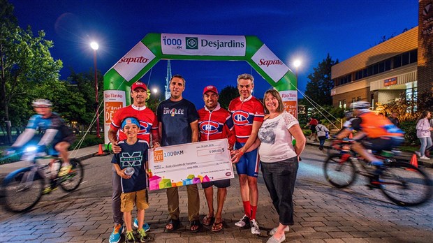Les cyclistes du Canadien parrainent l'école l'Envolée de Frampton