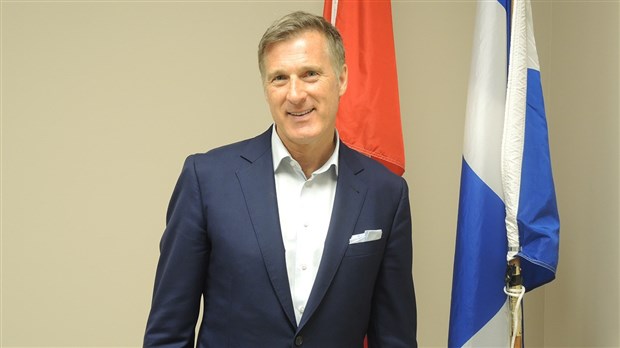 Bernier promet d'être « visible, disponible et accessible » cet été