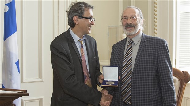 Une personnalité de Bellechasse reçoit une médaille de l'Assemblée nationale