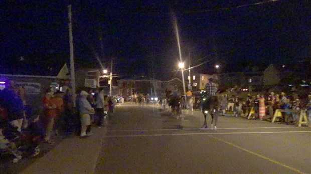 Notre vidéaste junior présente la parade des chevaux illuminés