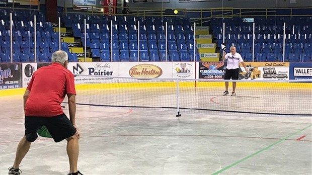 St-Georges annonce la mise en disponibilité d’un terrain de pickleball intérieur