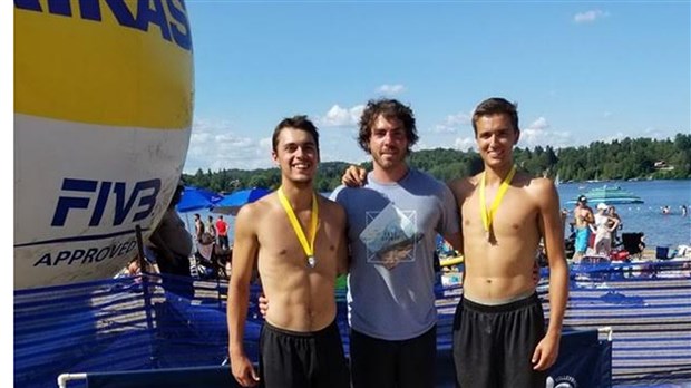 Deux Joselois remportent le championnat provincial de volley-ball de plage