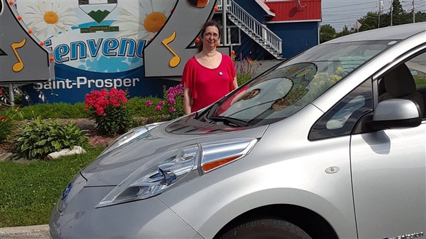 Beauce-Sud : la candidate de QS en voiture électrique 