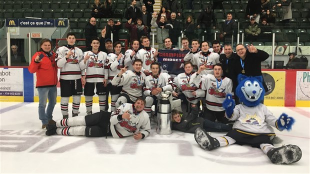 Le Midget A1 champion à Rivière-du-Loup