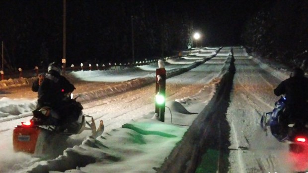Normand DeLessard présente le drag de motoneige de Beauceville