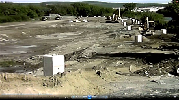 Normand DeLessard présente : l'Île Pozer durant ses travaux 