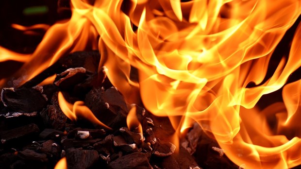 Un chalet en feu à St-Joseph-de-Beauce