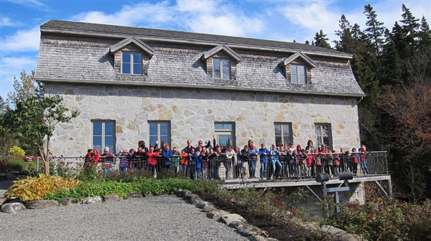 Des écoliers au nez rouge au Moulin La Lorraine!