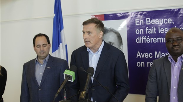 Maxime Bernier a tenu un point de presse sur la campagne contre son parti 