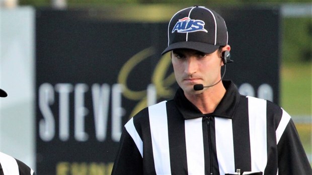 Alexandre Boily, enseignant la semaine et arbitre de football la fin de semaine