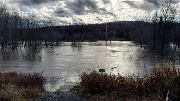 Une passerelle pour motoneiges complètement arrachée à Saint-Georges 