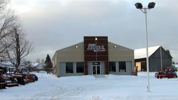 Normand DeLessard présente la démolition de Services Bivac 