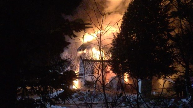 Violent incendie dans la 95e rue à Saint-Georges 