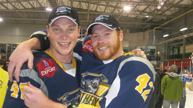 Un nouveau joueur en renfort au club de hockey Familiprix