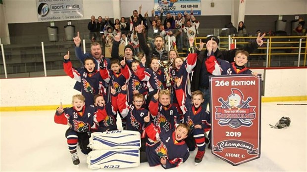 Les Baroudeurs de Beauce-Centre Atome C victorieux du tournoi de Boisbriand