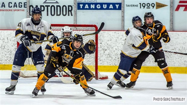 La coupe du Challenge Midget AAA CCM échappe aux Chevaliers de Lévis