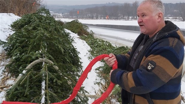 Beauceville: les estacades installées sous la supervision du maire Veilleux
