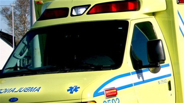 Sortie de route à Beauceville : l'homme est dans un état stable