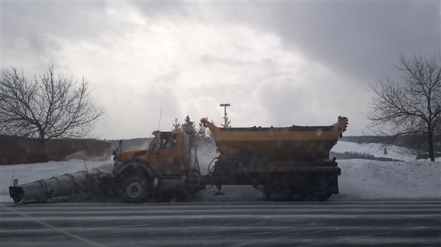 Des routes enneigées partout en Beauce 