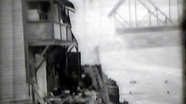 Normand DeLessard présente l'incendie chez Café Pit Saint-Georges en 1950