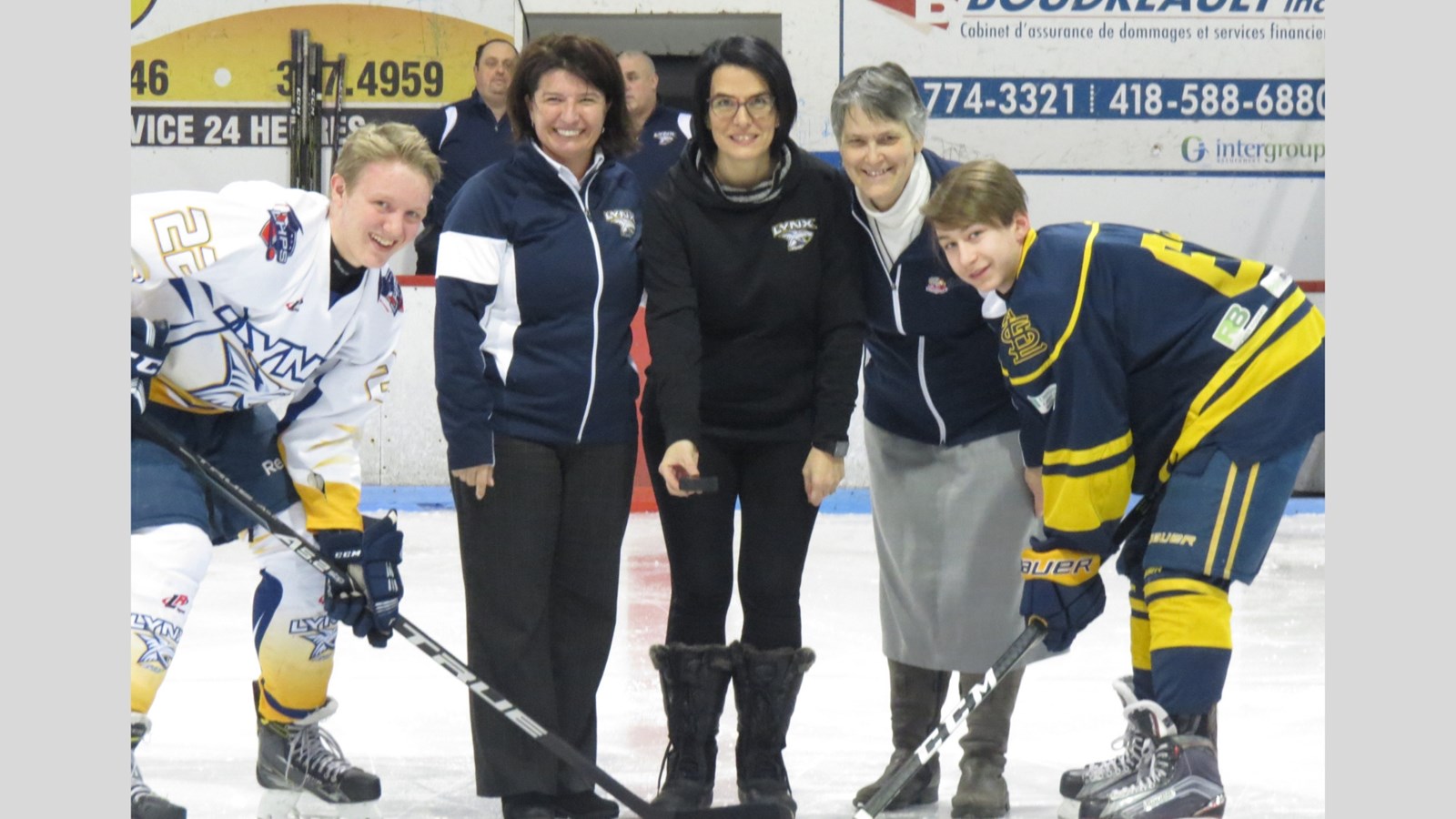 Deux bannière de champion pour les Lynx