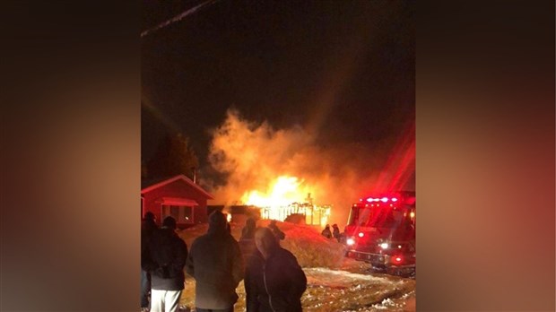 Deux corps retrouvés dans un incendie à Sainte-Marie 