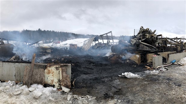 Une étable de Saint-Joseph-des-Érables complètement rasée par les flammes 