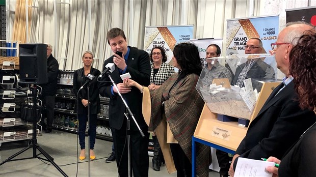 Sylvie Goulet est l'heureuse gagnante de la Maison Moisson Beauce