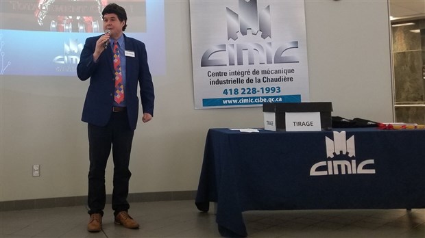 Robin Rodrigue préside la 13e édition du Rendez-vous provincial de hockey de la FP 