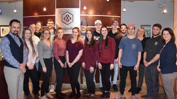 Des étudiants du CBA testent leurs connaissances chez Desjardins Entreprises