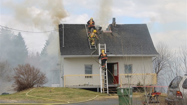 Incendie en cours dans une résidence de la route Fraser à Beauceville