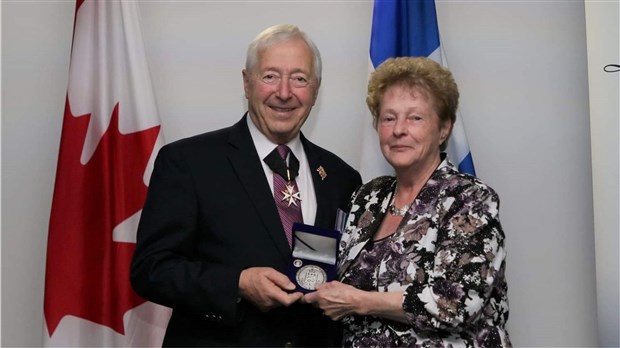 La Notredamoise Lorraine Giroux reçoit la médaille du lieutenant-gouverneur