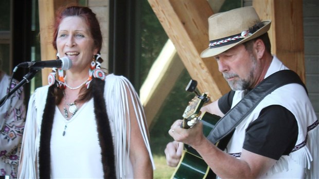 Le spectacle « Métissés serrés : l’Innue et le Jarret noir » fera salle comble 