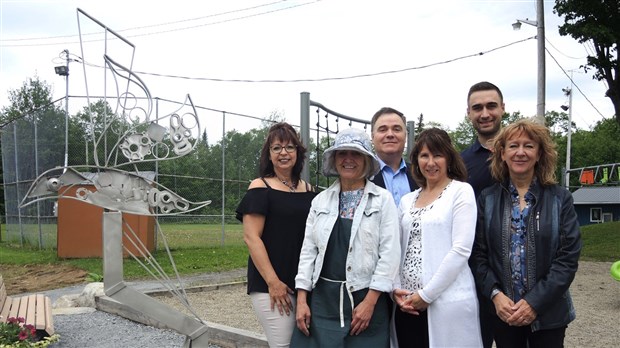 Des oeuvres sculpturales attrayantes et utilitaires à Saint-Philibert 