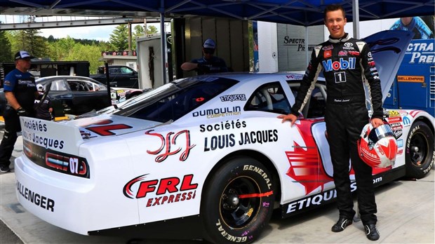 Dévoilement de la voiture Pinty’s de Raphaël Lessard à l’Autodrome Chaudière