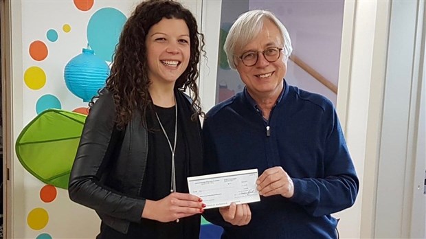 Le Dr Pierre-Claude Poulin remet 1000$ à la Maison de la Famille Beauce-Etchemins