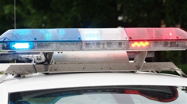 Un homme abandonne son véhicule dans un fossé de la route Desjardins à Scott