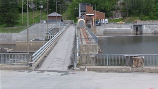 Fermeture de la voie de circulation du barrage Sartigan