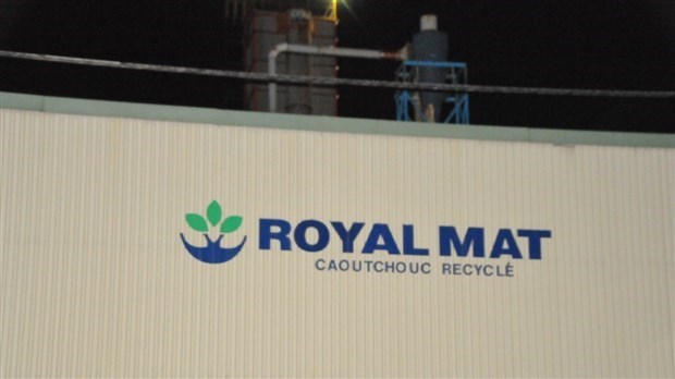 Peu de dégâts à l'usine Royal Mat après l'incendie d'hier