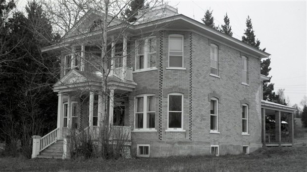 Le Manoir Taylor et le Manoir Pozer en vedette lors du 26e Café historique